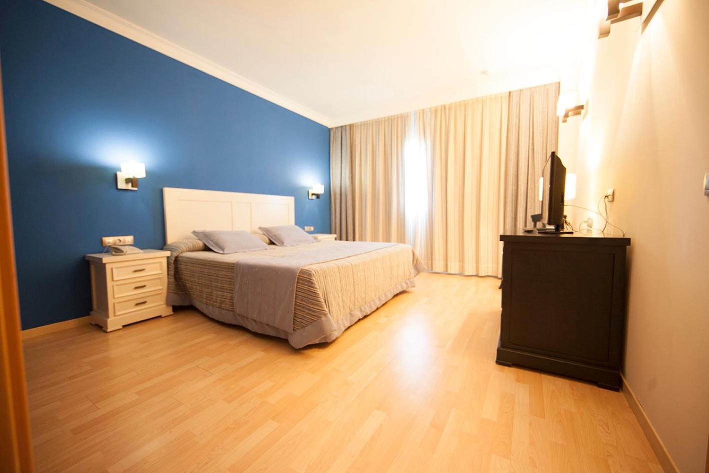 אלמנדראלחו Hotel Acosta Centro מראה חיצוני תמונה